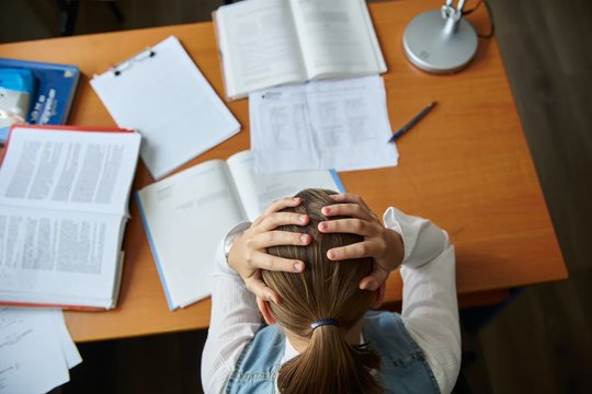 Девушка не справляется с учёбой